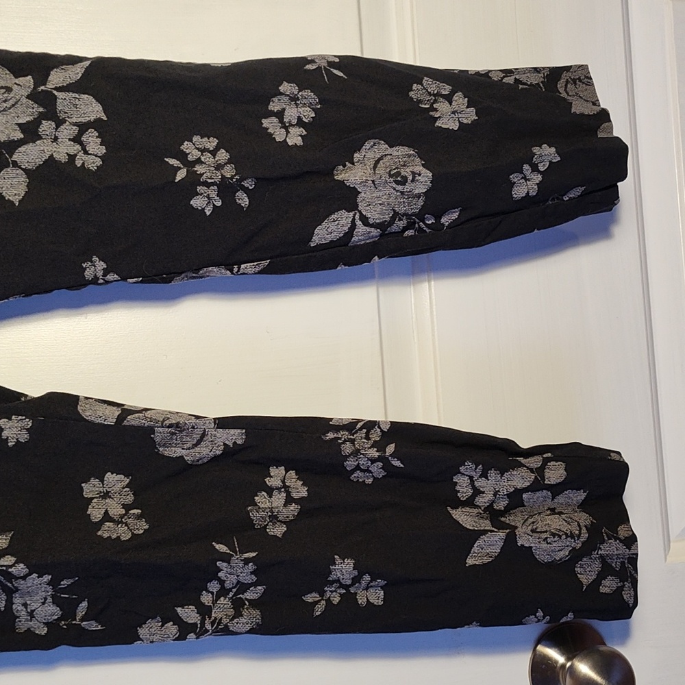 Women's pull on pants with Rose's - Picture 3 of 6